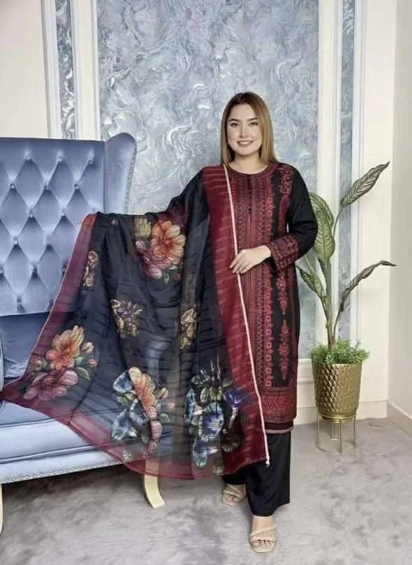 WhatsApp Image 2025-12-19 at 5.13.17 PM (2) এলিগ্যান্ট প্রিন্টেড ৩-পিস মহিলা স্যুট - Image 1